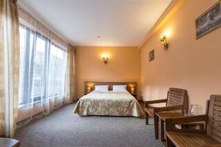 Отель Мелодия гор Красная Поляна Улучшенный двухместный номер с 1 кроватью или 2 отдельными кроватями-1