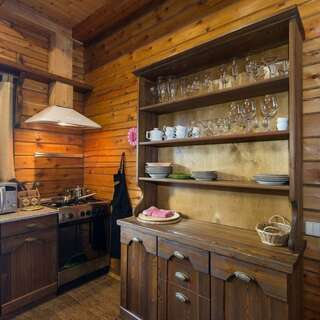 Отель Мелодия гор Красная Поляна Коттедж 5-местный (1 двуспальная и 3 односпальные кровати)-5