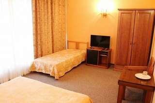 Отель Мелодия гор Красная Поляна Улучшенный трехместный номер-3