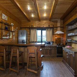 Отель Мелодия гор Красная Поляна Коттедж 5-местный (1 двуспальная и 3 односпальные кровати)-9