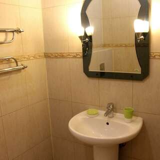 Отель Мелодия гор Красная Поляна Улучшенный 3-местный 1-комнатный (1 двуспальная и 1 односпальная кровати)-7