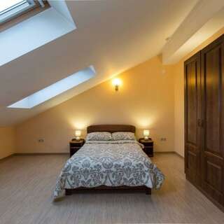 Отель Мелодия гор Красная Поляна Апартаменты 5-местный 3-комнатный-10